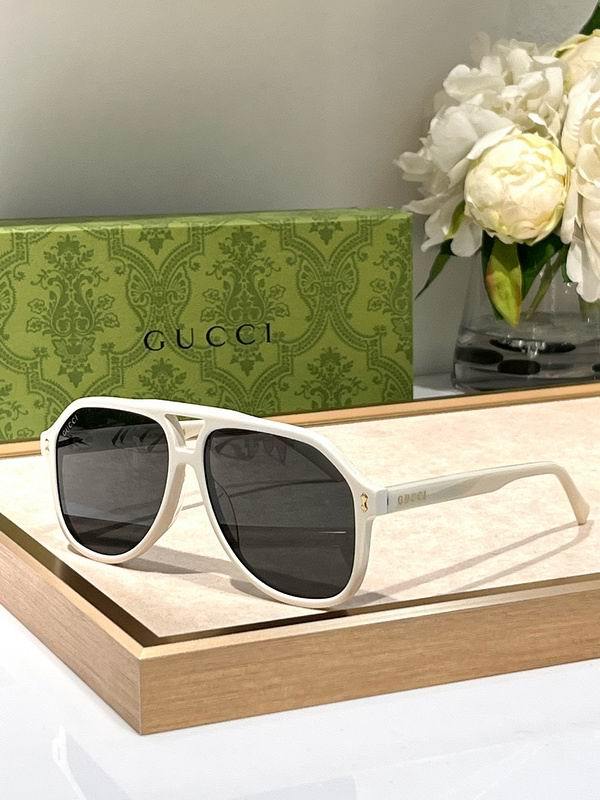 Gucci Sunglasses 761